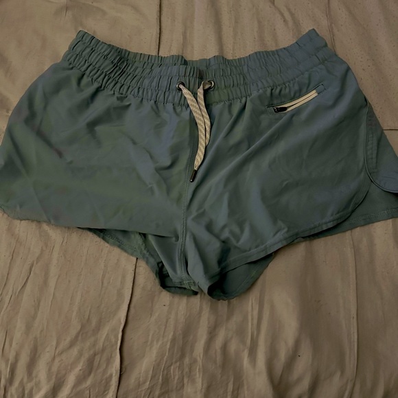Vuori Pants - Vuori shorts